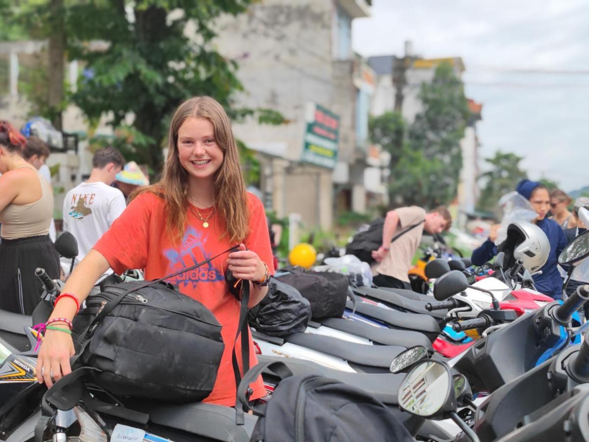 Jasmine Hostel And Motorbike Tours Ha Giang Extérieur photo